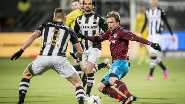 送入球网 送入球网